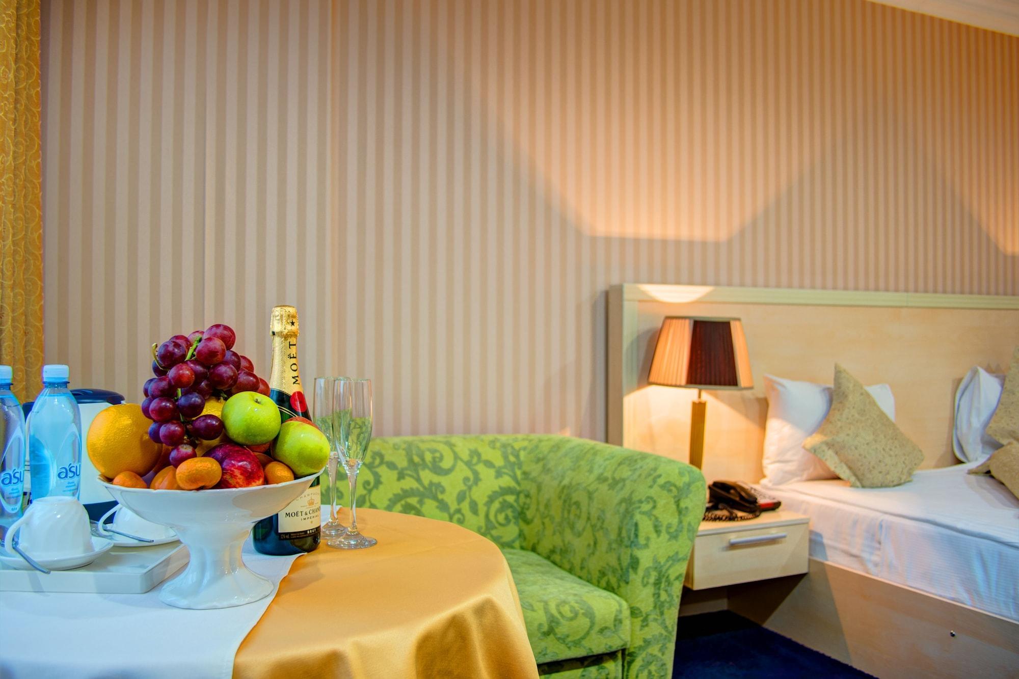 King Hotel Astana Екстериор снимка