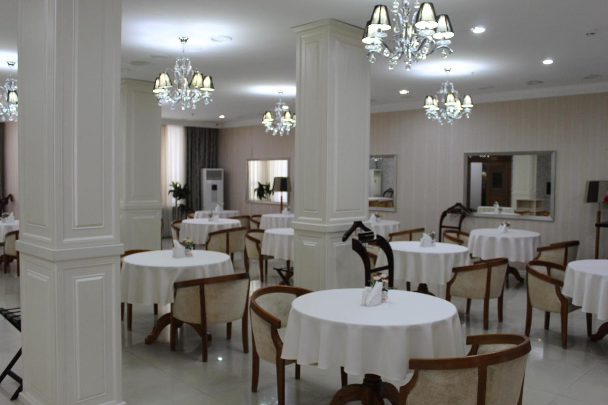 King Hotel Astana Екстериор снимка