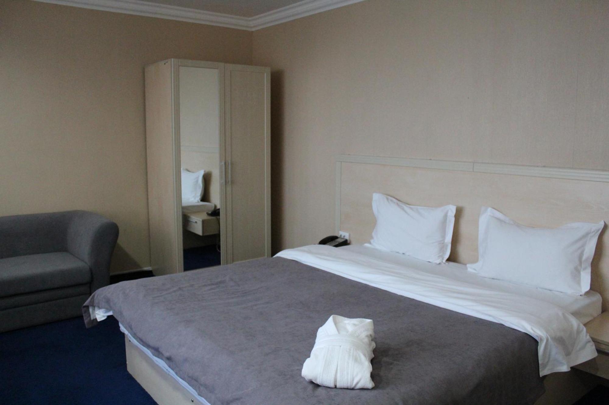 King Hotel Astana Екстериор снимка